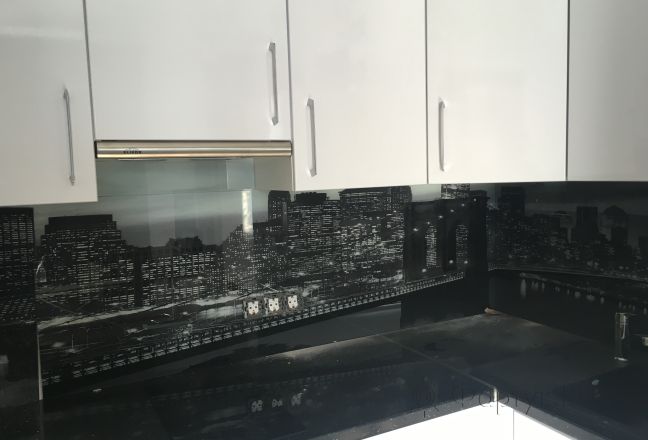 Фартук для кухни фото: черно-белый бруклинский мост, заказ #КРУТ-599, Белая кухня. Изображение 110850