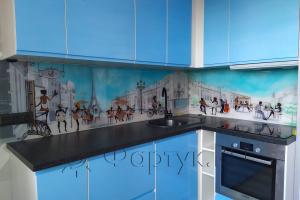 Стеклянная фото панель: (французкие улочки с голубым акварельным небом, заказ #ИНУТ-9467, Синяя кухня.