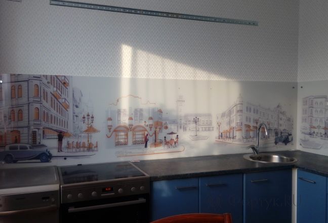 Стеклянная фото панель: французские улочки с серыми автомобилями, заказ #ИНУТ-660, Синяя кухня. Изображение 201138