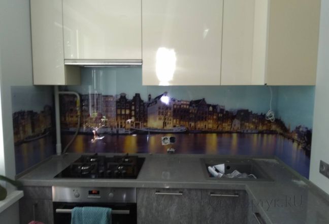 Стеновая панель фото: городской канал, заказ #ИНУТ-3452, Серая кухня. Изображение 147014