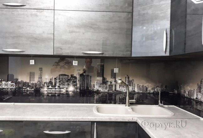 Стеновая панель фото: городской пейзаж , заказ #ИНУТ-2529, Серая кухня. Изображение 246732