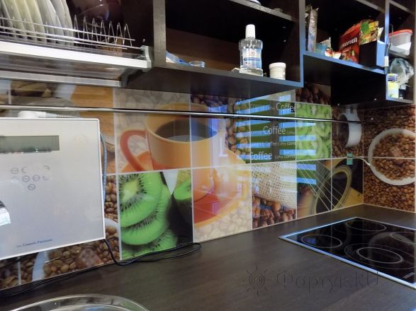 Фартук с фотопечатью фото: коллаж кофе с киви, заказ #УТ-478, Коричневая кухня.