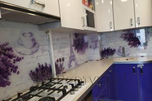 Стеклянная фото панель: лаванда, заказ #ИНУТ-5697, Синяя кухня.