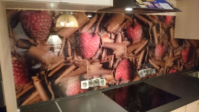 Фартук с фотопечатью фото: малина и шоколад, заказ #УТ-1250, Коричневая кухня.