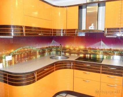 Фартук стекло фото: мост с отражающейся в воде подсветкой, заказ #S-1058, Оранжевая кухня.