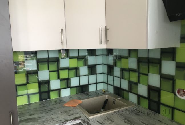 Фартук для кухни фото: объемные белые и зеленые кубики, заказ #КРУТ-480, Белая кухня. Изображение 110422