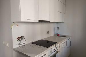 Фартук для кухни фото: однотонный цвет, заказ #ИНУТ-4563, Белая кухня.