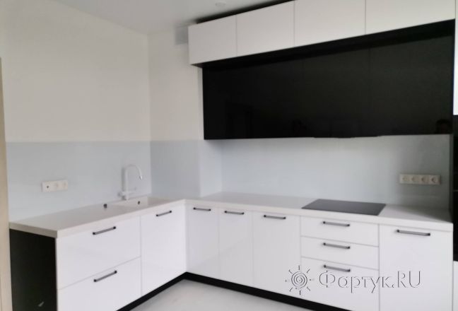 Фартук для кухни фото: однотонный цвет, заказ #ИНУТ-10191, Белая кухня.