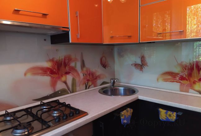 Фартук стекло фото: оранжевые бабочки и цветы, заказ #ИНУТ-12570, Оранжевая кухня. Изображение 186856