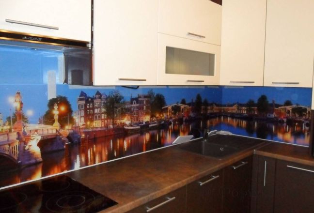 Фартук с фотопечатью фото: панорама города в вечерних огнях., заказ #S-1088, Коричневая кухня. Изображение 110918