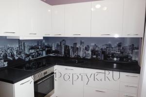 Фартук для кухни фото: панорамный вид города, заказ #КРУТ-369, Белая кухня.