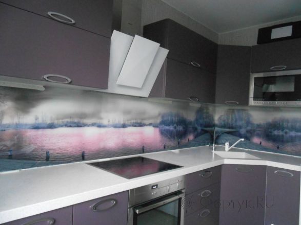Стеновая панель фото: потрясающий вид на водоем в фиолетовых тонах., заказ #s-342, Серая кухня.