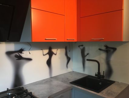 Фартук стекло фото: силуэты, заказ #КРУТ-843, Оранжевая кухня.
