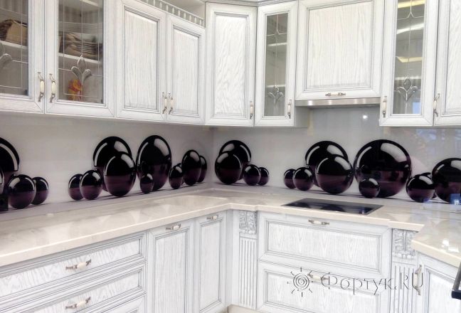 Фартук для кухни фото: скинали для угловой кухни - черные 3d шары, заказ #ИНУТ-374, Белая кухня. Изображение 110412