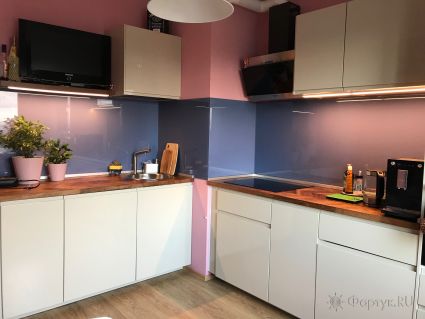 Фартук для кухни фото: скинали для угловой кухни - однотонный цвет, заказ #КРУТ-1636, Белая кухня.