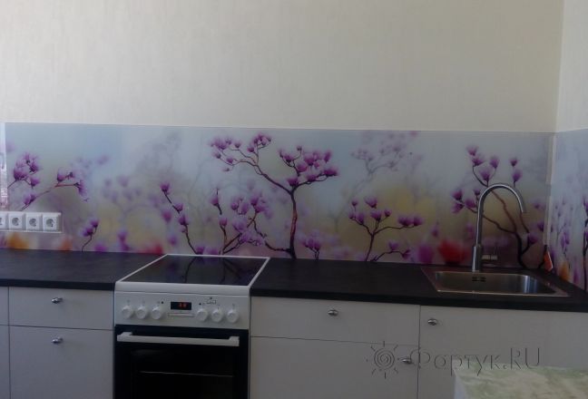 Фартук для кухни фото: ветки цветущей магнолии, заказ #ИНУТ-833, Белая кухня. Изображение 112686