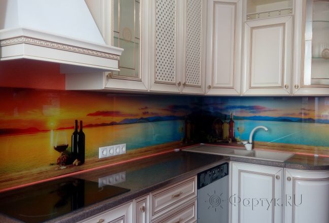Фартук для кухни фото: винная тема на фоне заката, заказ #ИНУТ-970, Белая кухня. Изображение 205952