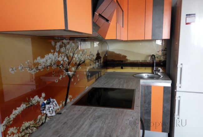 Фартук стекло фото: вишневое дерево на фоне заката, заказ #ГМУТ-350, Оранжевая кухня. Изображение 198326