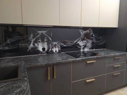 Фартук с фотопечатью фото: волк белым карандашом на черном фоне, заказ #ИНУТ-9775, Коричневая кухня.