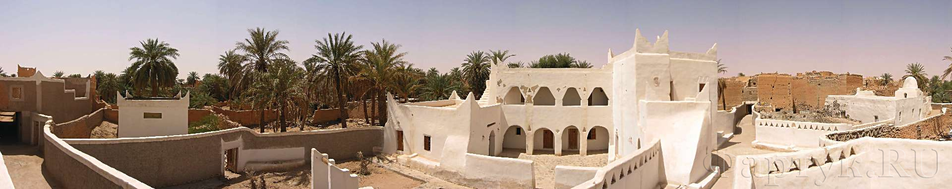 Панорамный вид на крышах Гадамес, оазис в Ливии