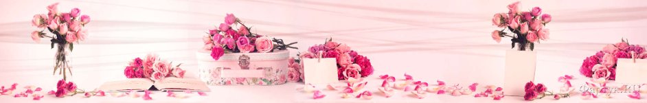 Скинали — Много розовых лепестков роз, подарочные коробки 