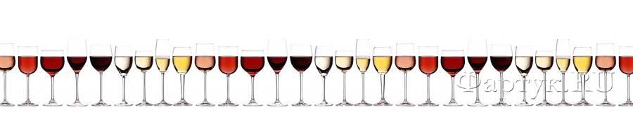 Скинали — Вино разных сортов, разлитое по бокалам, белый фон
