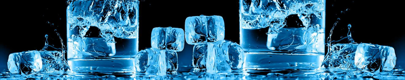 Скинали — Синие кубики льда на черном фоне 