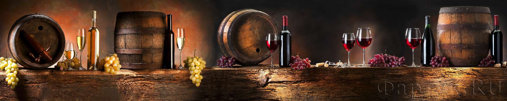 Винные бочки, вино на деревянном столе