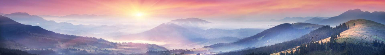 Скинали — Красивый пейзаж с высокими горами на закате 
