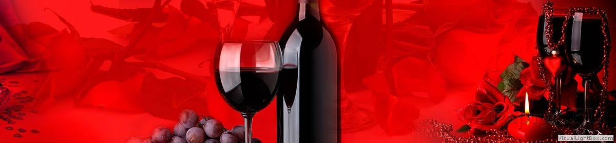 Скинали — Бокал и бутылка вина на красивом красном фоне