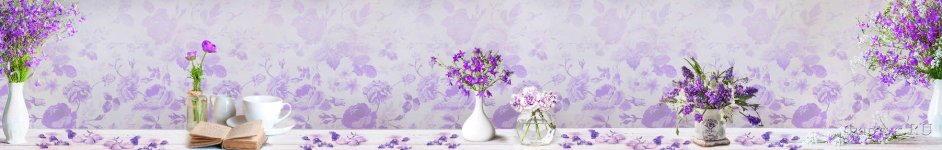 Скинали — Фиолетовые цветы в белых вазах