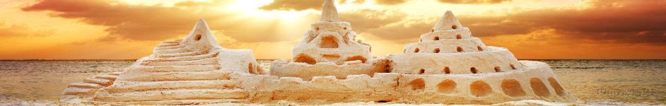 Скинали — замки из песка на берегу моря