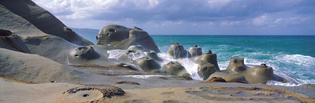 Скинали — Песчаный берег, омываемый волнами