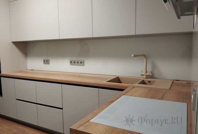 Фартук для кухни фото: однотонный цвет, заказ #ГОУТ-48, Белая кухня.